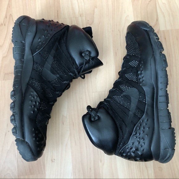 nike lupinek flyknit boot